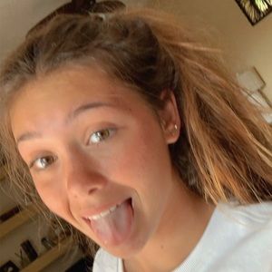 Meet your Posher, Ava